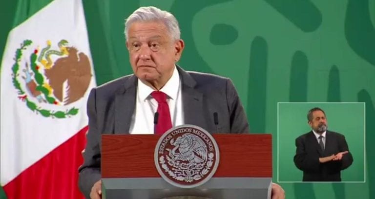 AMLO confirmó este día que será la próxima semana cuando se vacune, aunque dijo que el momento será privado pues no quiere un circo