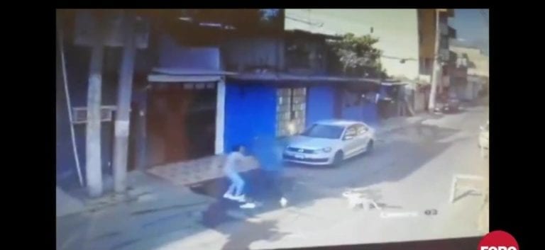 Un valiente perro evitó que se cometiera un asalto en calles de la Cdmx; todo lo sucedido quedó captado por las cámaras de videovigilancia