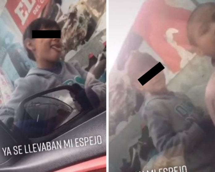 Video: Captan a niñas intentando robarse las piezas de un vehículo y causan indignación