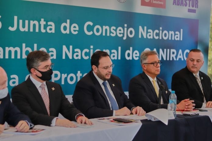 Germán González Bernal asume la presidencia nacional de la Cámara Nacional de la Industria de Restaurantes y Alimentos Condimentados