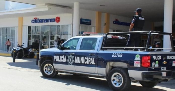 Capturan a 12 sujetos con drogas en zona turística de Playa del Carmen