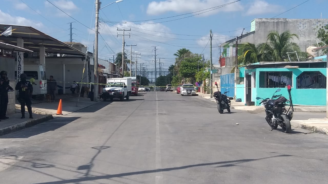 Balean a un estilista en la 234 de Cancún; le dispararon desde una bicicleta. Los hechos ocurrieron la avenida Costa Maya este domingo.