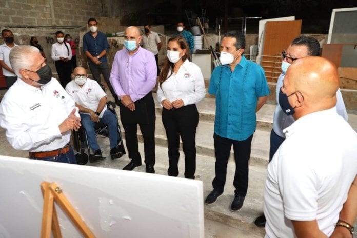 Carlos Joaquín presenta 1