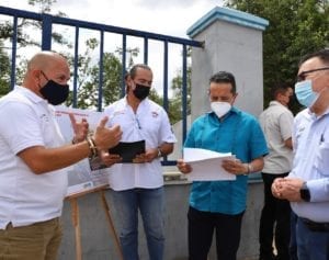 Carlos Joaquín presenta 5