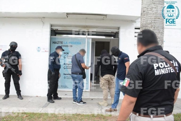 Catean laboratorio donde se realizaban pruebas falsas de COVID-19 en Cancún