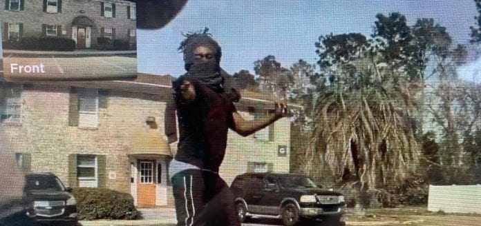 Un ladrón se quiso robar un auto Tesla pero no pudo; el dueño agradeció a Elon Musk por el diseño del vehículo que le ayudó a salvarse