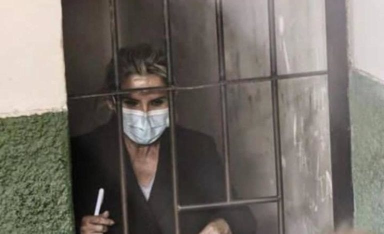 La ex presidenta de Bolivia, Jeanine Áñez ha sido detenida acusada de varios cargos por el actual gobierno; denuncia que es una injusticia