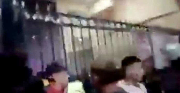 A un año de la pandemia hay quienes siguen sin entender, esta vez jóvenes acudieron a una fiesta en Pachuca, la cual fue suspendida