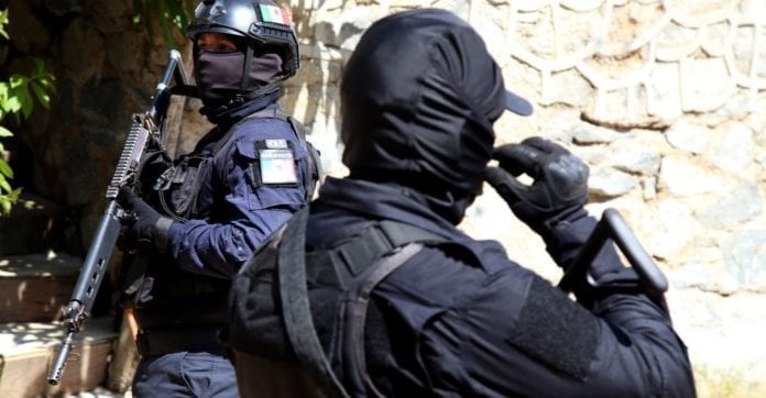 Sujeto llamó a sus 3 hijos y a su pareja para 'darles una sorpresa', mató a los niños y luego se quitó la vida