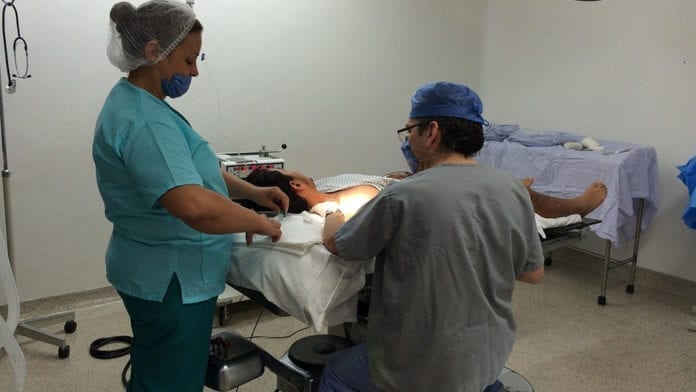 Alertan sobre erecciones de más de 4 horas en casos de COVID-19