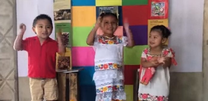 Escucha la versión maya de 