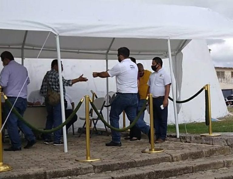 Diputado Villatoro, reacio a usar cubrebocas incluso en el Congreso