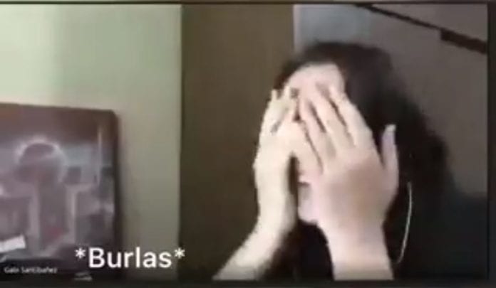 Video: Captan a profesoras burlándose de alumnos por las calificaciones y se vuelven virales