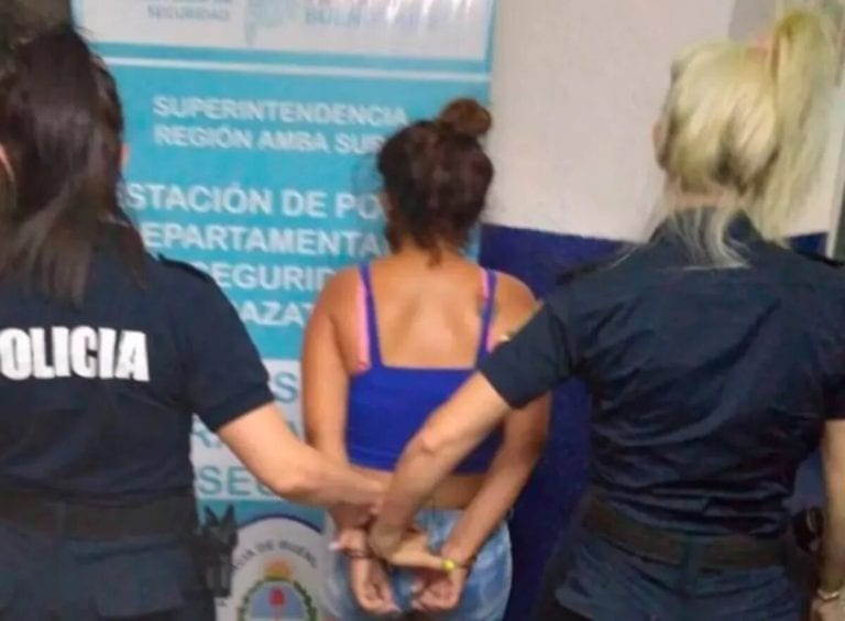 Detienen a mujer por prostituir a sus 4 hijas, la mayor está embarazada