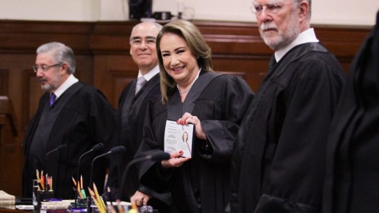 Revelan que ministros de la SCJN se vacunaron contra Covid-19 en Estados Unidos