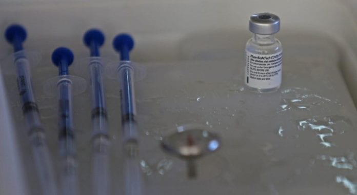 Se revelan detalles de un caso de vacunas falsas en nuestro país, cuántas personas fueron inyectadas y cuánto fue lo que pagaron