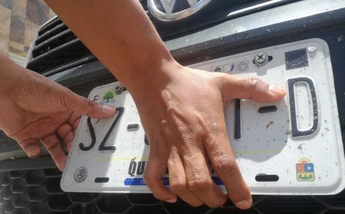 Advierten de varios casos de robo de placas en Playa del Carmen