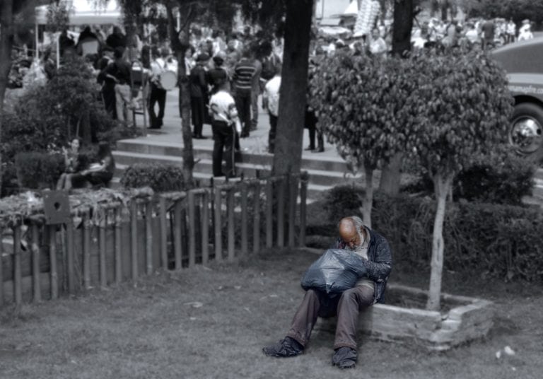 Pandemia dejará ‘cicatrices duraderas’ en la economía global: Bloomberg