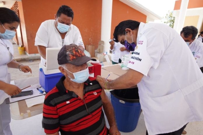 Mañana se aplicarán vacunas anti Covid-19 a personal de salud y segundas dosis a abuelitos