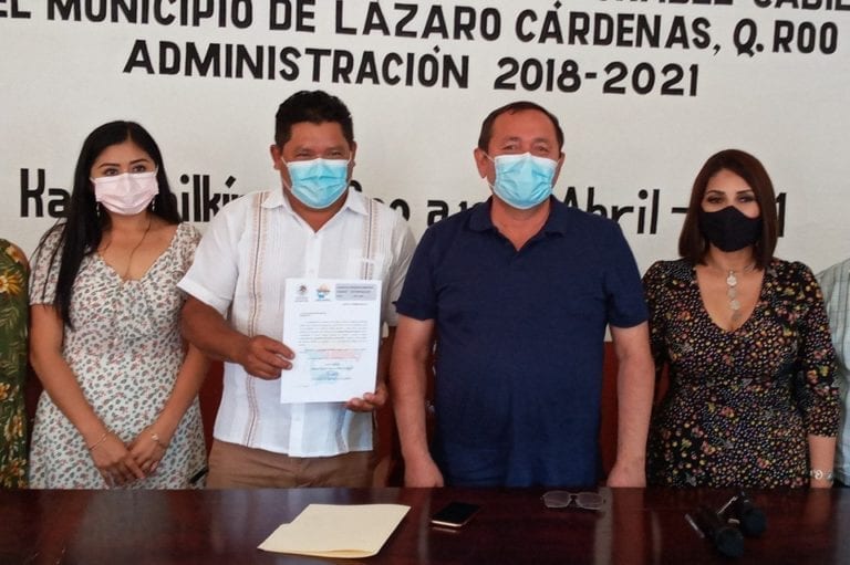 Alcalde Nivardo Mena Villanueva, pide licencia para buscar reelegirse