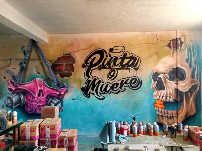 Pinta y Muere denuncia que sus murales son usados como material político