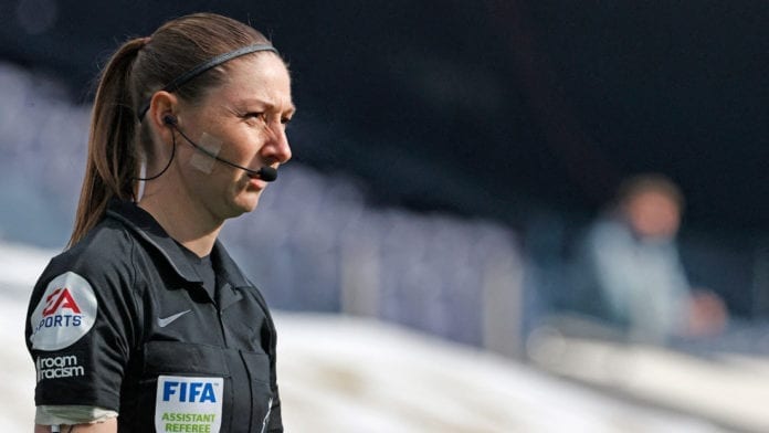 En su lugar, el canal estatal de la República Islámica presentaba tomas del estadio y sus alrededores.