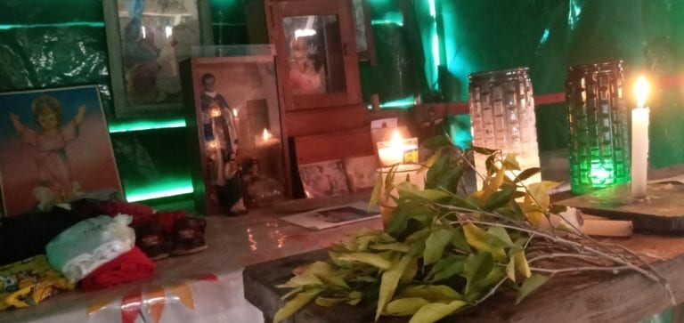 Cardenenses confían más en el curandero que en médicos para atender dolencia de coronavirus