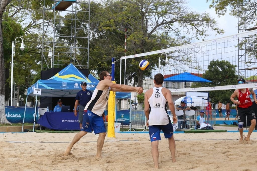 Para impulsar la recuperación gradual, ordenada y responsable de la actividad turística, el gobierno de Quintana Roo trabaja en la estrategia de mercados, tanto comerciales como turísticos, y en seguir abriendo conexión con el resto del mundo.