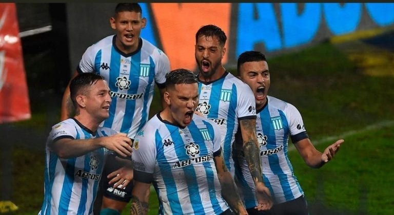 Mientras en algunos países siguen sin dosis, en Sudamérica ya les donaron vacunas para futbolistas; la medida ha causado el enojo de muchos