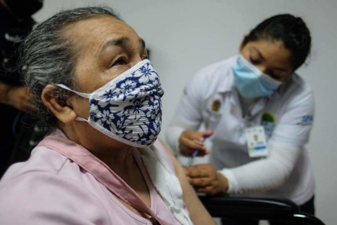 Lunes arranca aplicación de segunda dosis de vacunación en Solidaridad: Carlos Joaquín