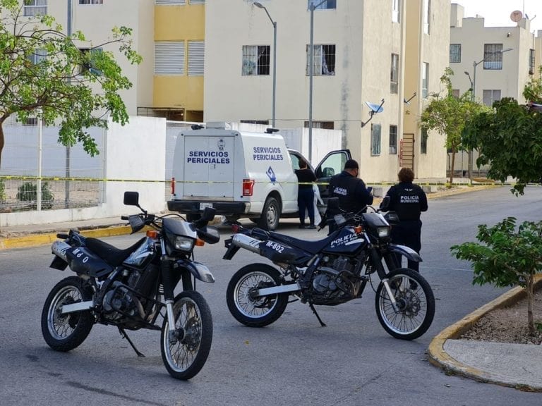 Encuentran en contenedores de basura cuerpo desmembrado frente a una escuela primaria