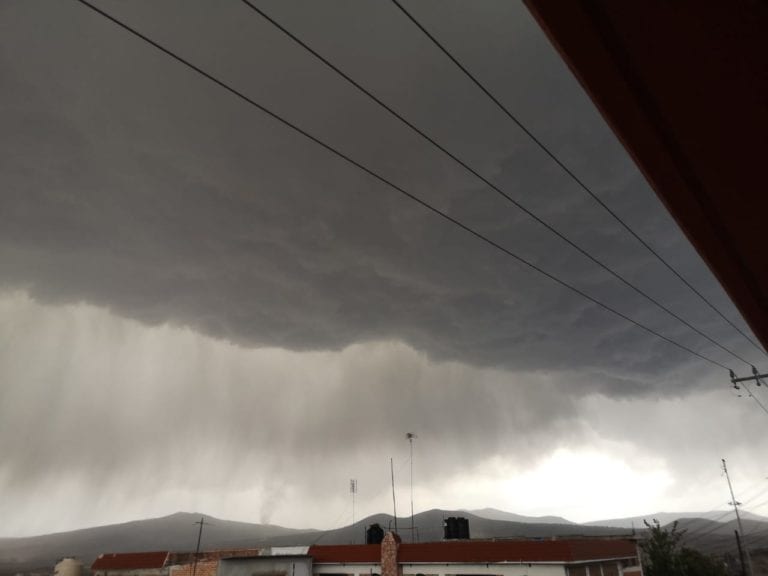 Se produce fuerte tornado en Hidalgo, afectó 4 casas