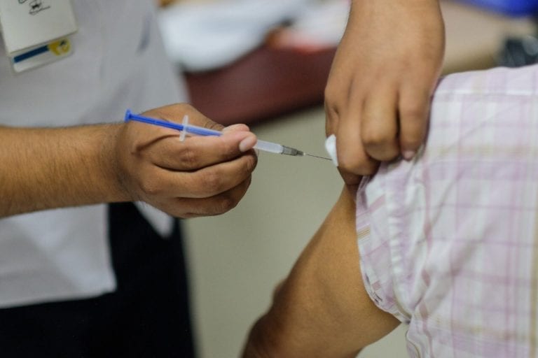 Continúa jornada de vacunación en Cancún para adultos mayores