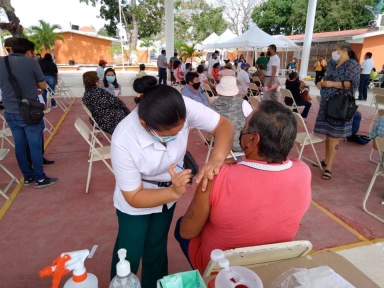 Quintana Roo reporta 18 nuevos casos positivos al  Covid-19 y reanuda aplicación de vacunas