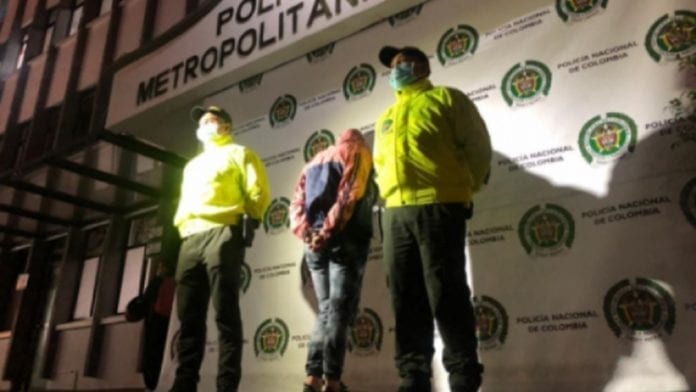 Capturan a mujer que grababa videos sexuales usando a su hija de 3 años y los difundía