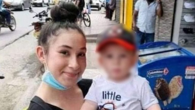 Madre y su bebé de un año son asesinados, el padre es el principal sospechoso