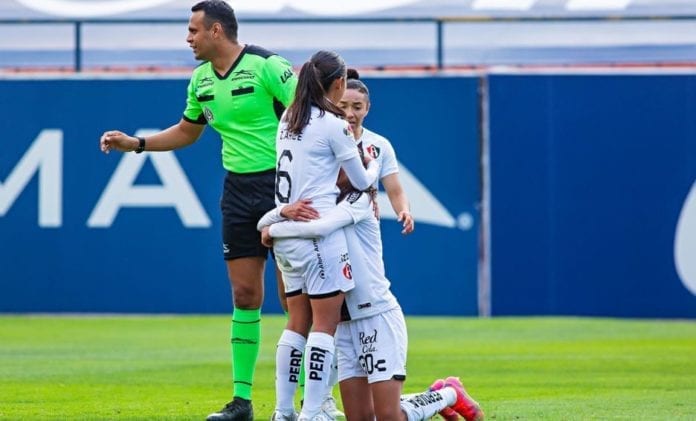 Golazo 'maradoniano' de Alison González con Atlas Femenil
