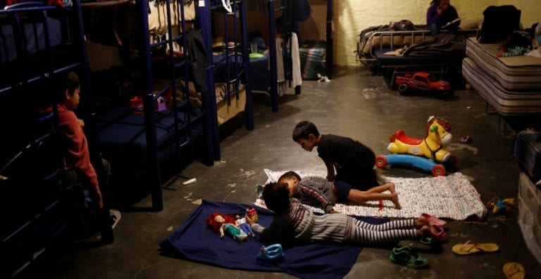 EEUU rompe récord de menores migrantes no acompañados que cruzaron la frontera en marzo