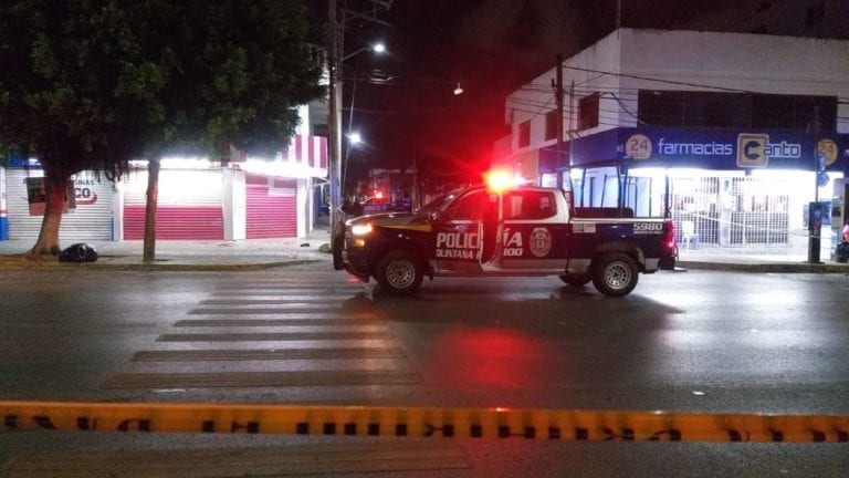 Balean a tres sujetos que caminaban cerca de la zona del “Crucero” en Cancún