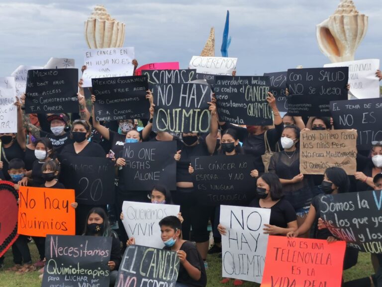 CANCÚN | Protestan contra Gatell padres de niños con cáncer por desabasto de medicamentos