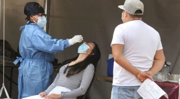 Aumentan 15% casos de COVID; registran 195 muertes más