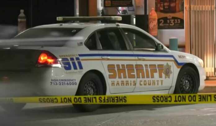 Balean a sujeto por masturbarse frente a la ventaja de una niña, los padres se dieron cuenta