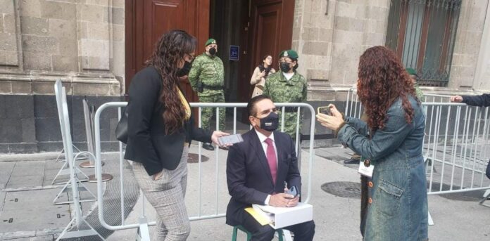 Silvano Aureoles acudió a la mañanera para darle pruebas al presidente sobre la participación del narco en comicios; no fue recibido