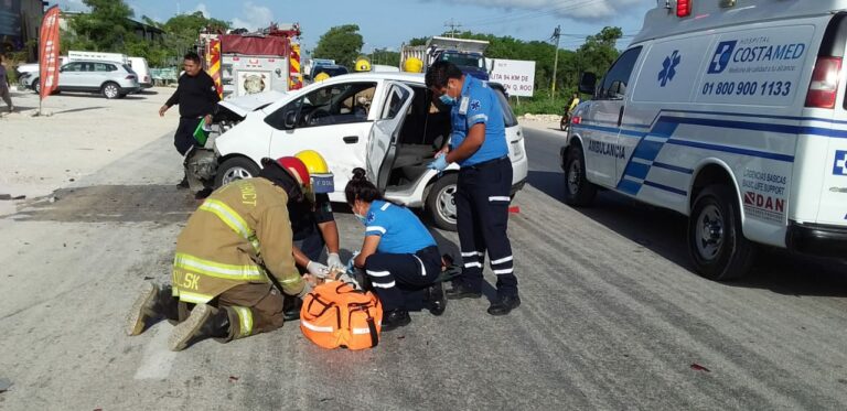 Encontronazo vehícular deja lesionadas a una menor y una mujer en Tulum