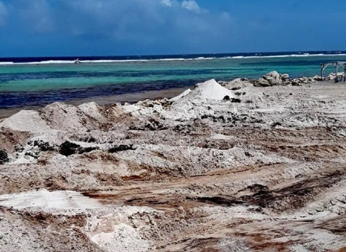 Llevan a nivel federal denuncia contra hotel de Mahahual por usar maquinaria en dunas costeras