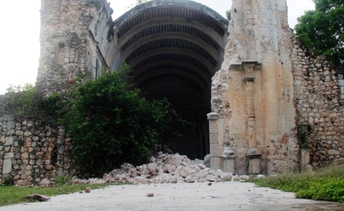 INAH hará valer seguro para recuperar la capilla de Tihosco tras colapso de fachada