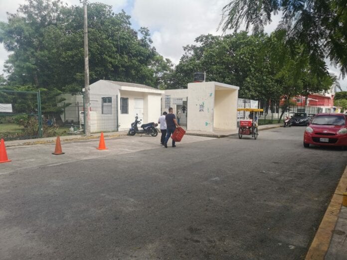 Hasta nuevo aviso permanecerá cerrado el módulo de vacunación de la Región 94 de Cancún; piden acudir a los otros cinco