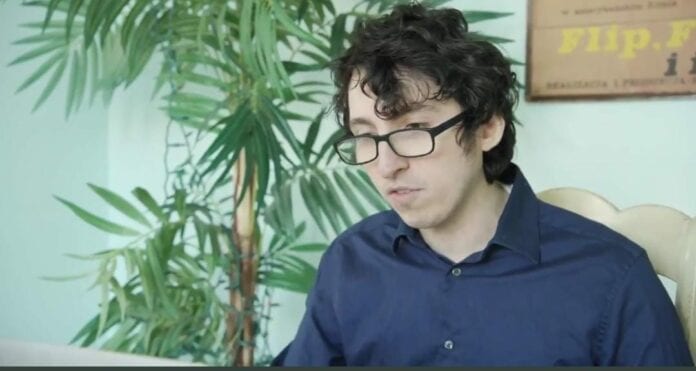 Fue difundido un video donde un joven político de Nueva York donde realiza prácticas sadomasoquistas; el tema ha causado mucha polémica