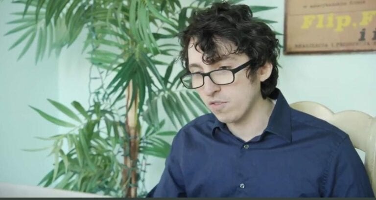 Fue difundido un video donde un joven político de Nueva York donde realiza prácticas sadomasoquistas; el tema ha causado mucha polémica