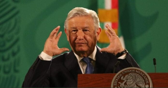 AMLO habló este día de que quiere sacar a millones de la pobreza y convertirlos en la nueva clase una media, una más solidaria